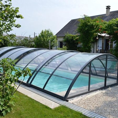 Au Coeur Du Bien-Etre, Chalet Avec Piscine Chauffee Et Couverte, Spa, Sauna, Massages Monteaux Luaran gambar