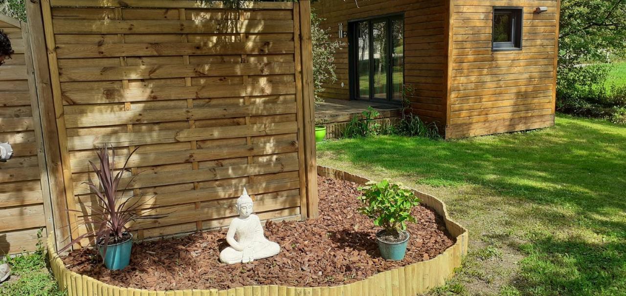 Au Coeur Du Bien-Etre, Chalet Avec Piscine Chauffee Et Couverte, Spa, Sauna, Massages Monteaux Luaran gambar