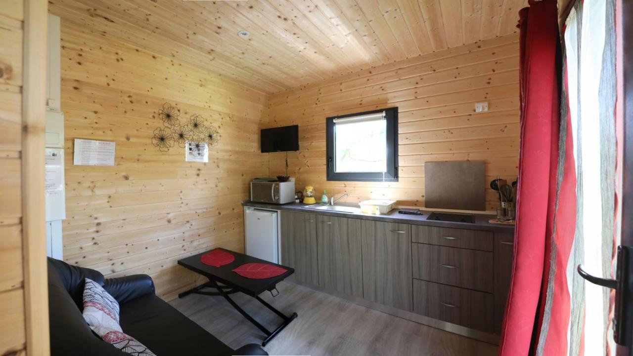 Au Coeur Du Bien-Etre, Chalet Avec Piscine Chauffee Et Couverte, Spa, Sauna, Massages Monteaux Luaran gambar