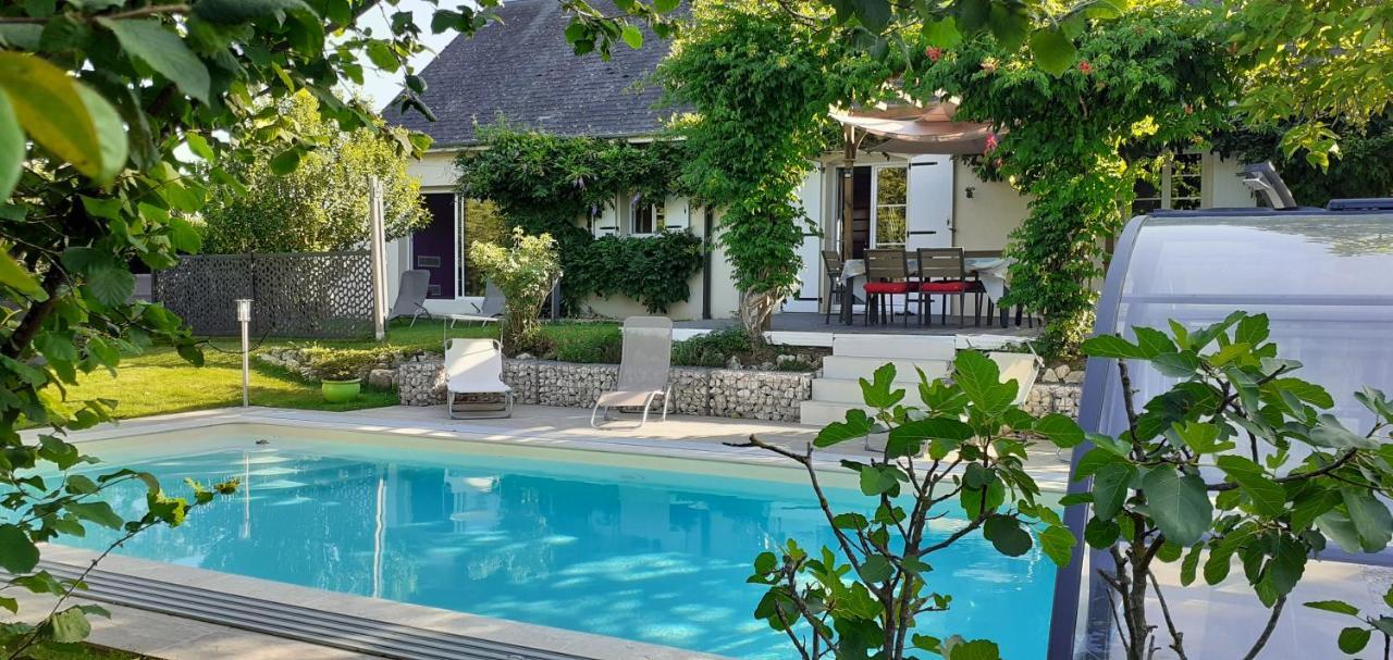 Au Coeur Du Bien-Etre, Chalet Avec Piscine Chauffee Et Couverte, Spa, Sauna, Massages Monteaux Luaran gambar