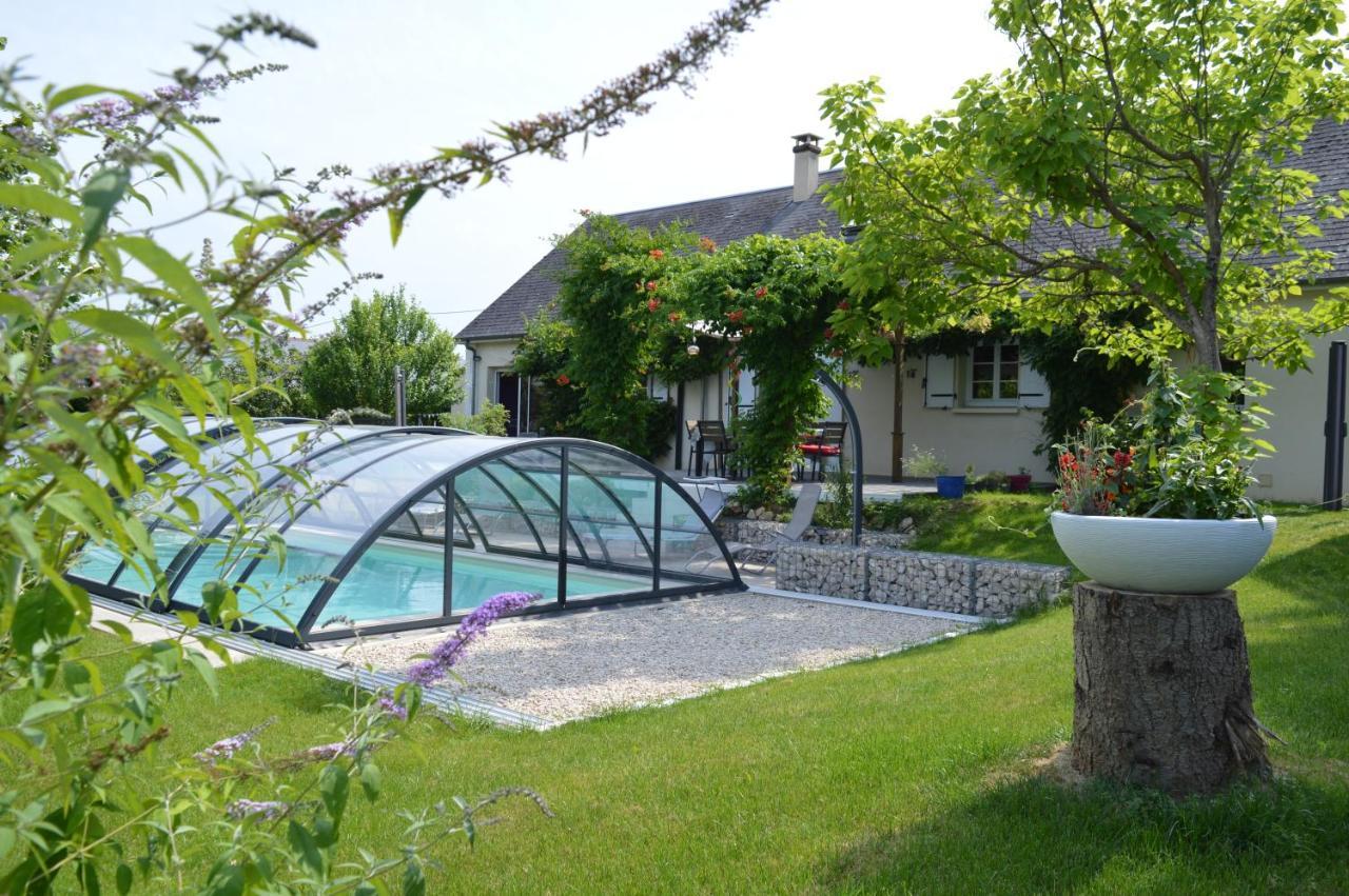 Au Coeur Du Bien-Etre, Chalet Avec Piscine Chauffee Et Couverte, Spa, Sauna, Massages Monteaux Luaran gambar