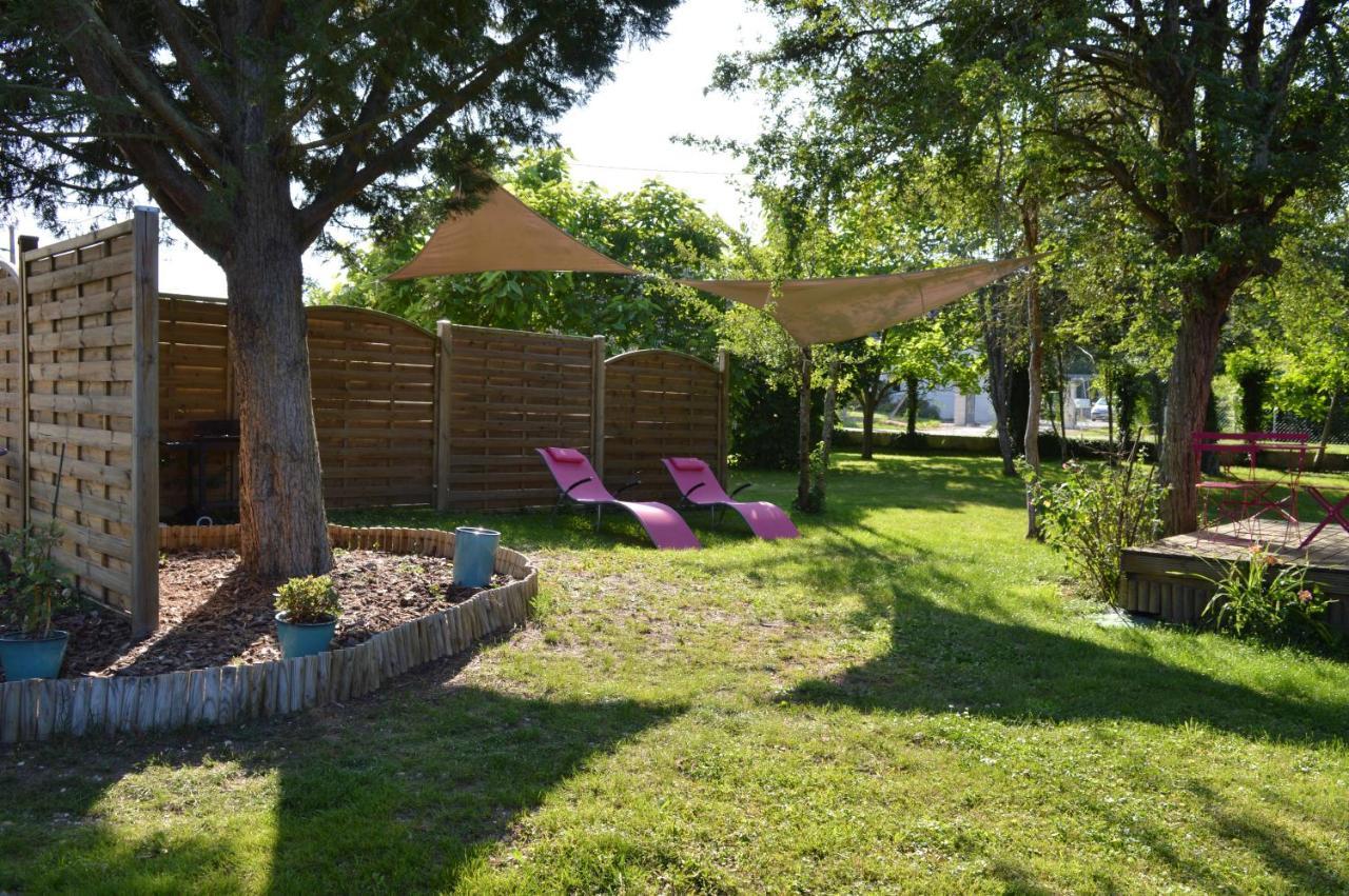 Au Coeur Du Bien-Etre, Chalet Avec Piscine Chauffee Et Couverte, Spa, Sauna, Massages Monteaux Luaran gambar