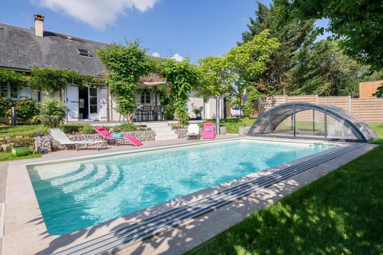Au Coeur Du Bien-Etre, Chalet Avec Piscine Chauffee Et Couverte, Spa, Sauna, Massages Monteaux Luaran gambar