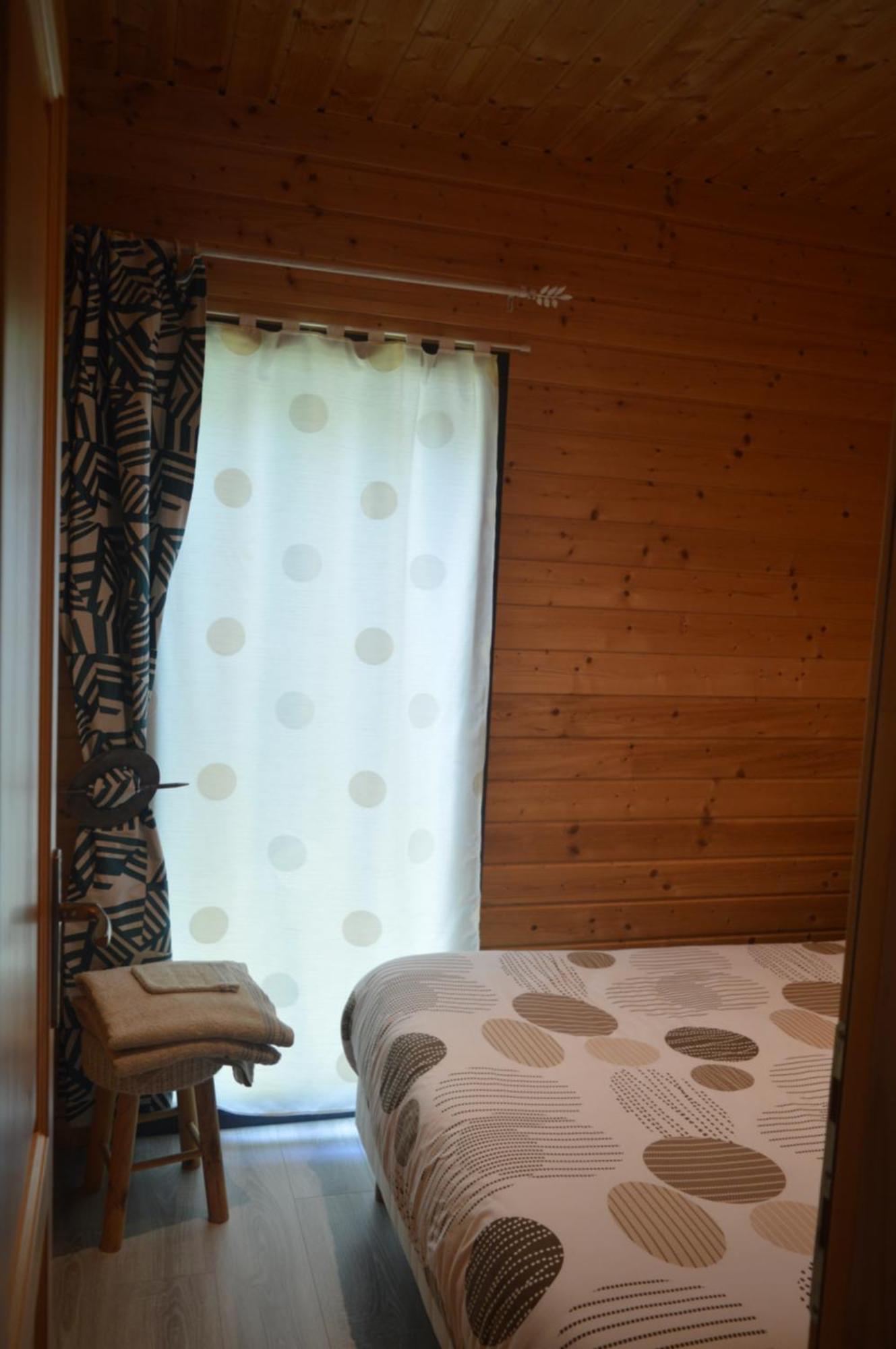 Au Coeur Du Bien-Etre, Chalet Avec Piscine Chauffee Et Couverte, Spa, Sauna, Massages Monteaux Luaran gambar